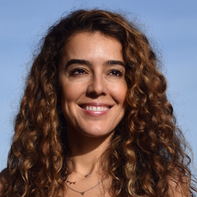 Anna Akbari Headshot Image